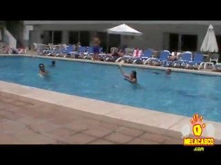 Locuras it una piscina pública 2º melacasco.com