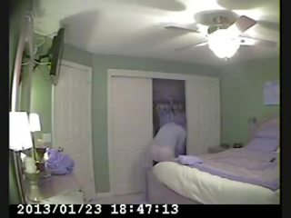 Skjult kamera i seng rom av min mum fanget stor onani